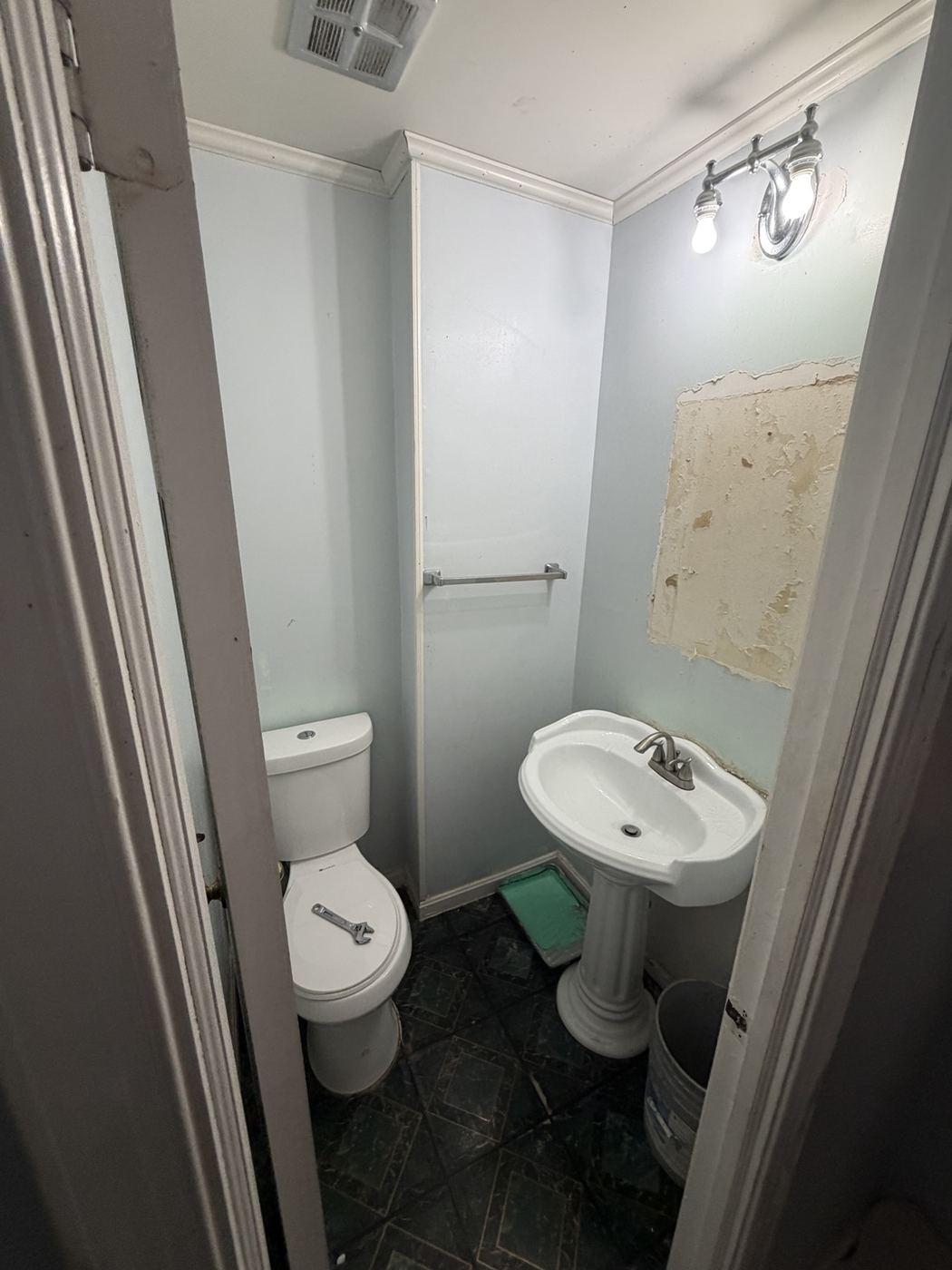Bathroom before remodeling